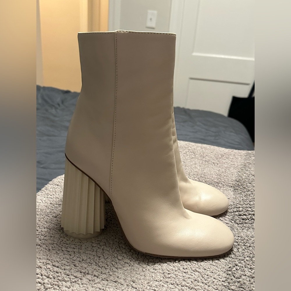 AGL never worn size 8 cream booties